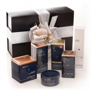 Not sure what to get your skin-obsessed loved one? Go beyond the cheap drug store and expensive department store options and opt for something that truly works–Skinbetter Science. Trust me, this stuff is awesome.â
â
@skinbetter Science is a medical-grade skin care line with years of clinical research and development AND it's NOT tested on animals. It's exclusively sold in medical offices and spas.â
â
âž• RealSelf members ranked it as